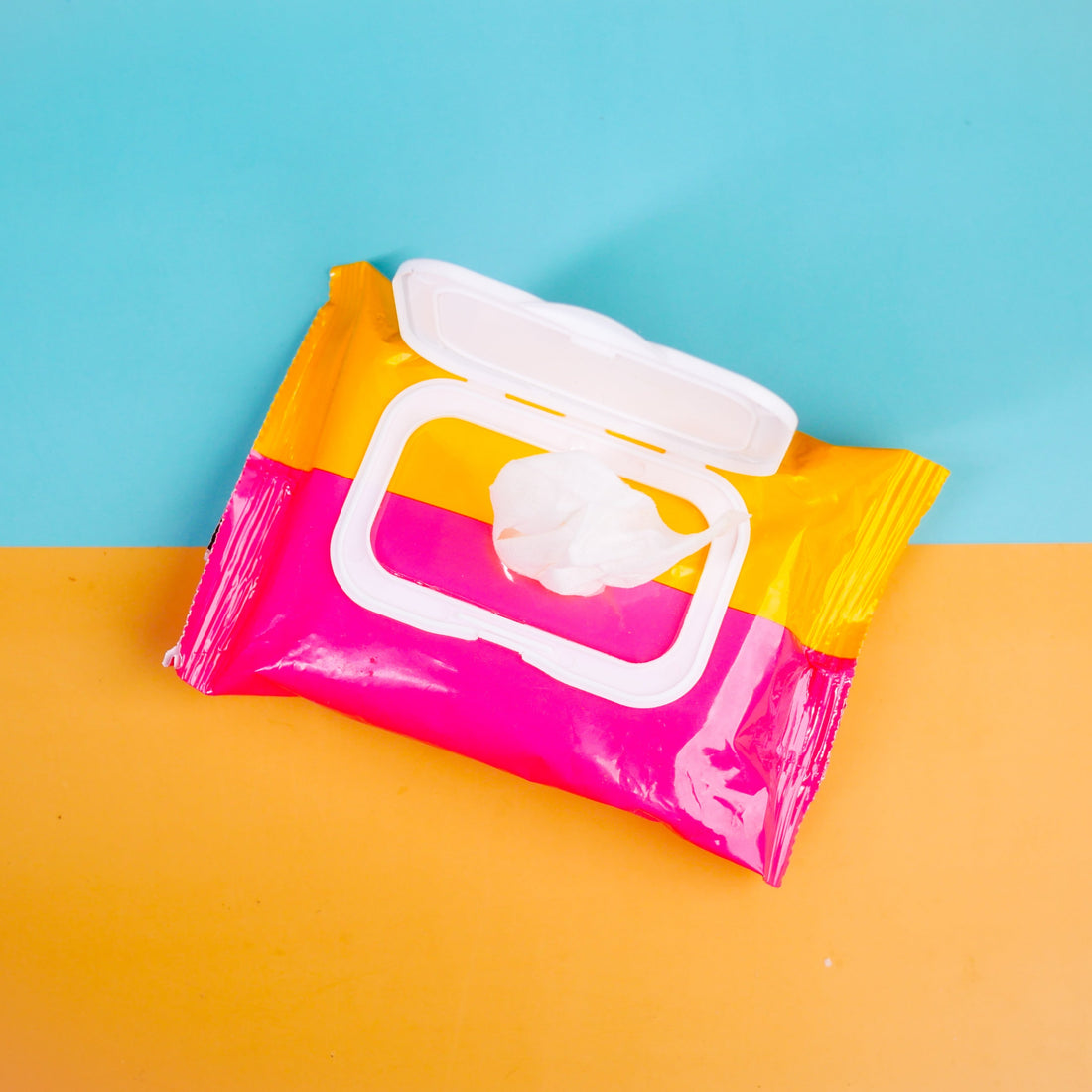 The Pros and Cons of "Express" Intimate Hygiene Products: Cleansing Wipes, Refreshing Sprays, and Intimate Deodorants